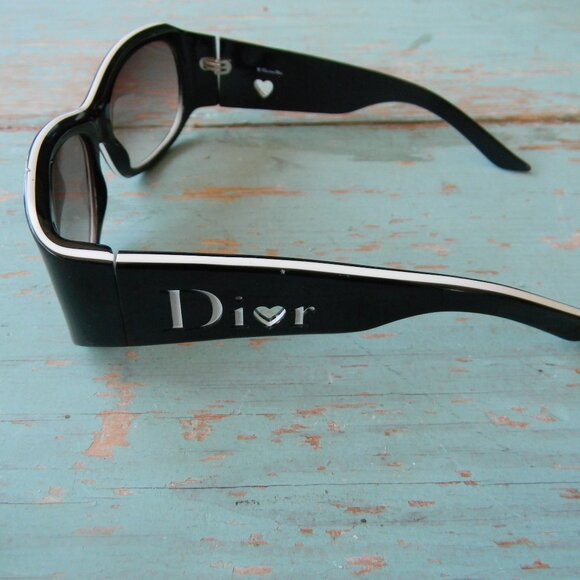 Christian Dior LOVINGLYDIOR2 BLACK Heart LOGO DETAIL SUNGLASSES MADE IN ITALY - Picture 3 of 10
